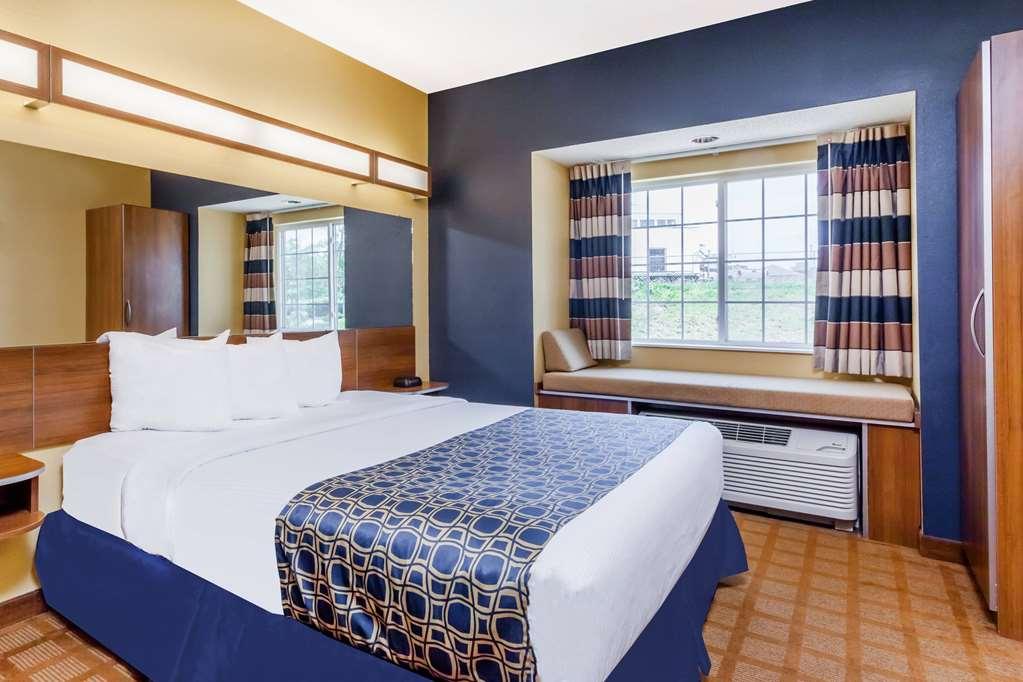 Microtel Inn & Suites Dickson City Kamer foto